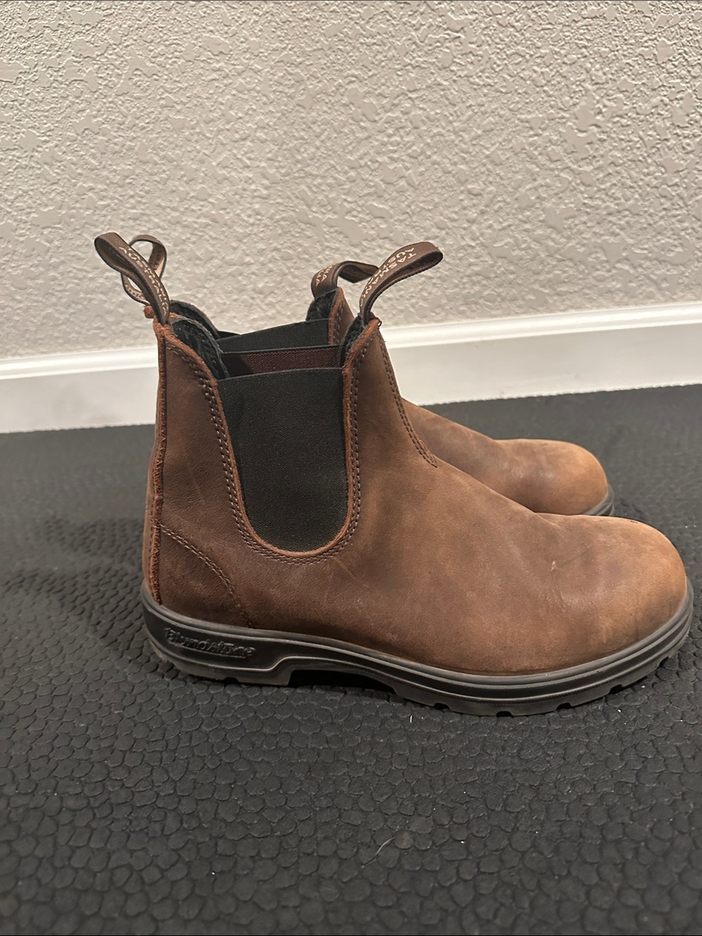 Blundstone Brown Chelsea Boots - Picture 2 of 3
